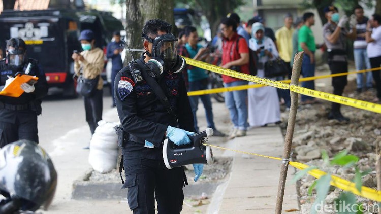 Kasus limbah radioaktif di Batan Indah meresahkan warga. Hal ini karena limbah radioaktif bisa berbahaya bagi tubuh. Simak fakta-fakta kasus ini.