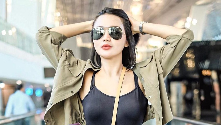 Wika Salim dianggap menjadi saingan Maria Vania karena tubuh seksinya setelah berolahraga.