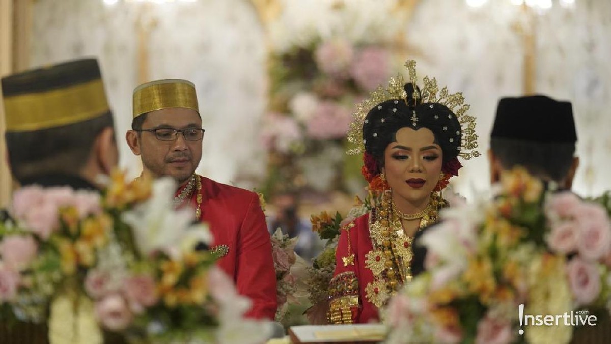 Putra ketiga Tutut Soeharto yakni Danny Bimo Hendro Utomo resmi menikah dengan gadis asal Makassar&comma; Raiyah Chitra Caesaria&comma; Sabtu &lpar;15&sol;2&rpar;&period;