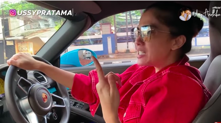 Ussy Sulistiawaty mengaku ingin makan nasi uduk dan menyetir mobil mewahnya sendiri.