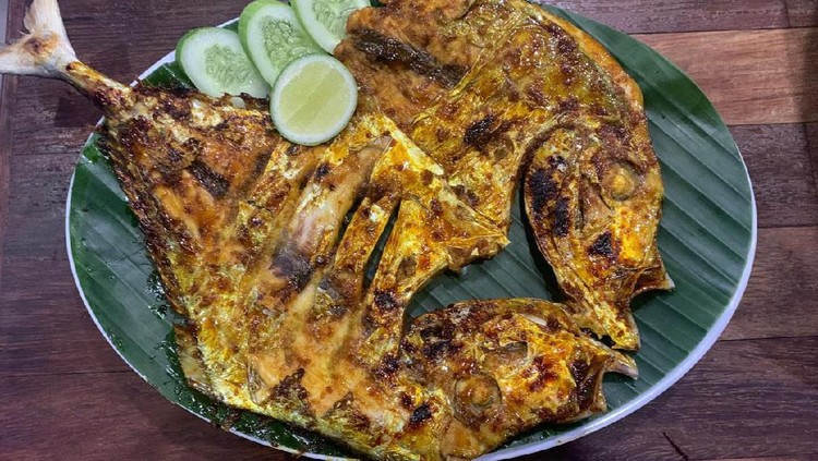 Kalau Bunda jalan-jalan ke Bukittinggi, Sumatera Barat, jangan lupa untuk mampir ke beberapa lokasi kuliner ini ya. Dijamin sangat menggoyang lidah lho!