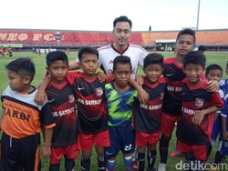 Pemain-pemain Jepang Bikin Laga Amal bersama Borneo FC