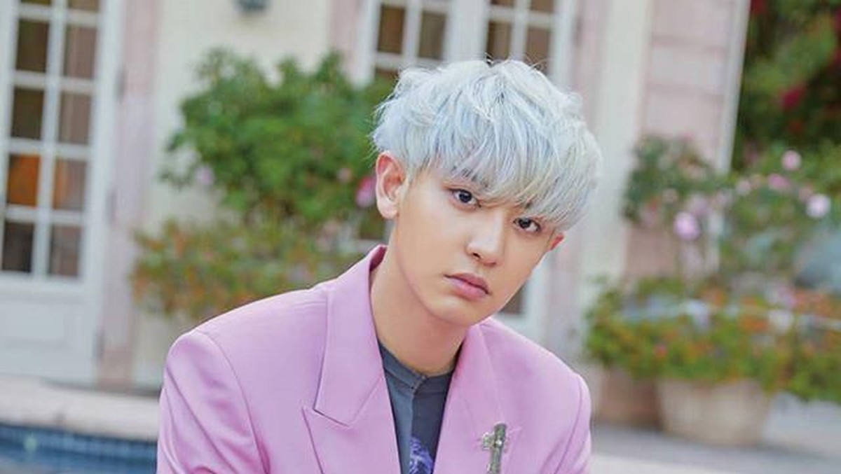 Beberapa potret tampan Chanyeol EXO yang followersnya tembus 20 juta orang di Instagram versi Insertlive&period;