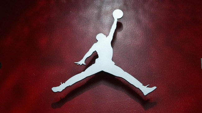 Keputusan Adidas tidak mengontrak Michael Jordan pada 1984 dianggap sebagai salah satu blunder terbesar dalam sejarah apparel olahraga.