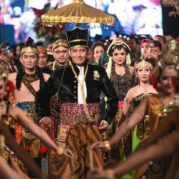 7 Potret Kemeriahan Resepsi Pernikahan Putra Tutut Soeharto