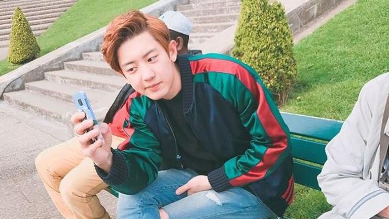 Beberapa potret tampan Chanyeol EXO yang followersnya tembus 20 juta orang di Instagram versi Insertlive.