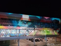 Keren! Video Mapping Saat Kapal Bersandar Hiasi Bakauheni