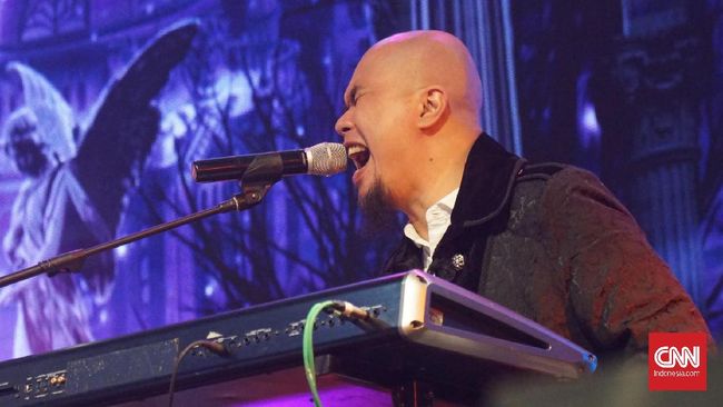 Konser Dewa 19 di Tiga Kota Ditunda karena Corona Rangkaian tur Dewa 19 di Banjarmasin, Balikpapan, dan Makassar ditunda demi mencegah penyebaran virus corona.
