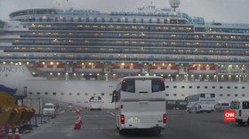 VIDEO: AS Evakuasi 400 Warga dari Kapal Pesiar Sumber Corona