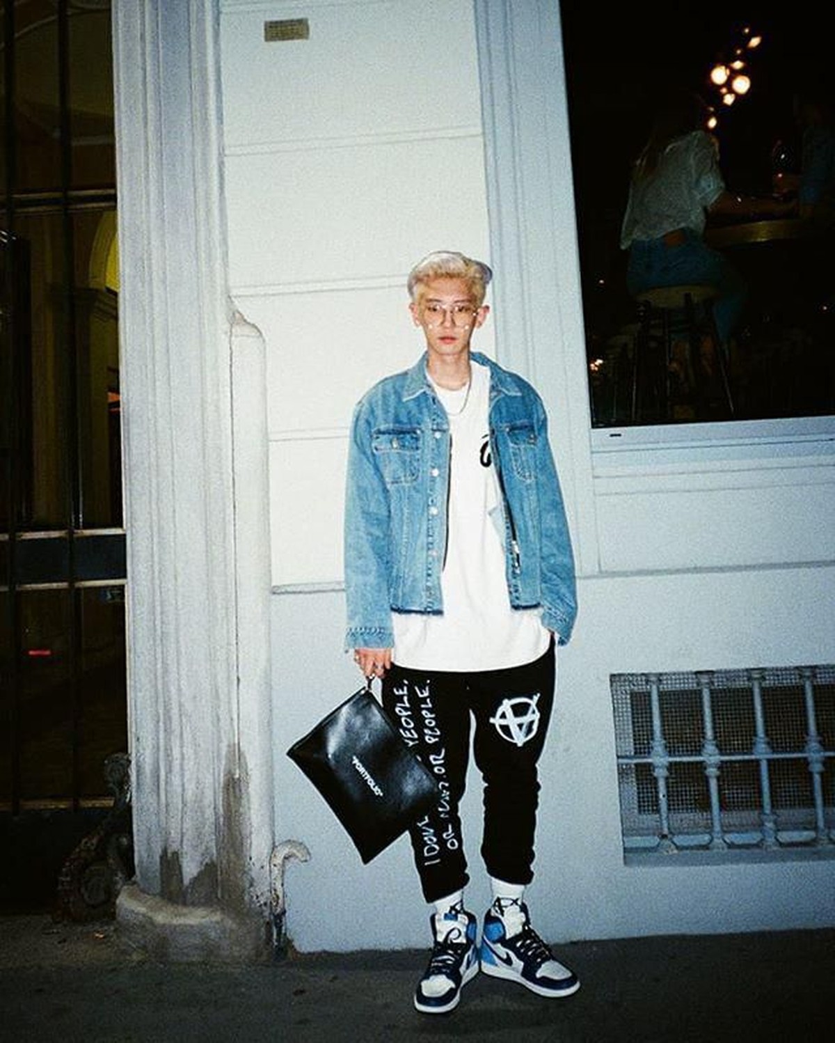 Beberapa potret tampan Chanyeol EXO yang followersnya tembus 20 juta orang di Instagram versi Insertlive&period;