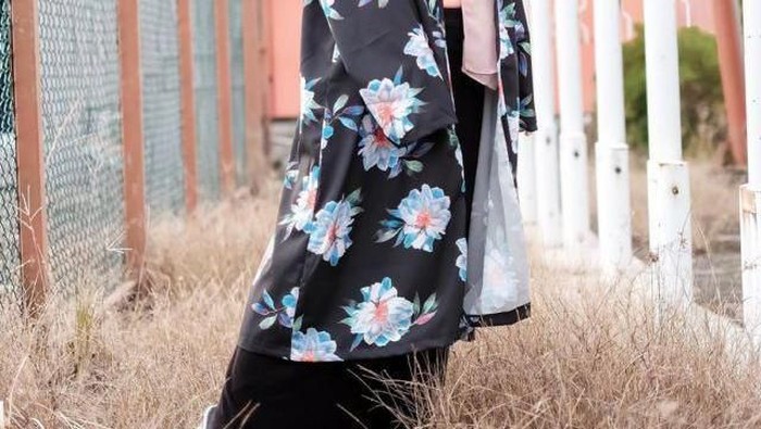 Tetap Syar'i dan Modis Saat Ngantor, Bisa Kok!