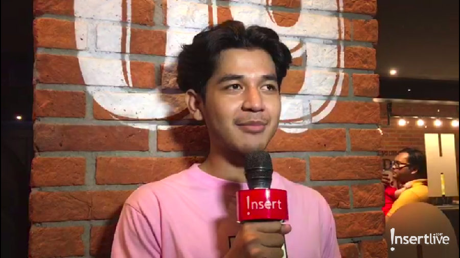 Curahan Hati Debo yang Sempat Jatuh Bangun Rintis Karier di Jakarta Debo Andyros memaparkan kisahnya tentang masa-masa sulit membangun karier di Jakarta.