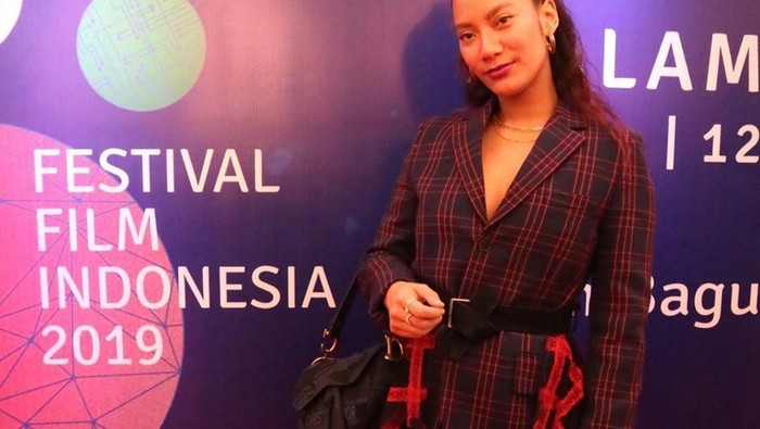 Pesona dan Tampilan Modis Deretan Artis di Red Carpet Malam Nominasi FFI 2019!