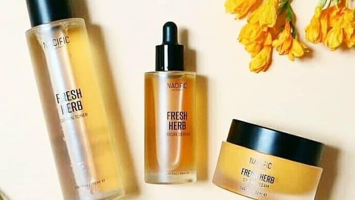 Umur 13 tahun bolehkah pakai toner dan serum ladies? Umur 13 tahun bolehkah pakai toner dan serum ladies?