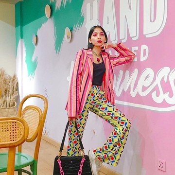 Penuh Warna, 6 Quirky Style yang Kece ala Fashion Blogger Atjil Aynna
