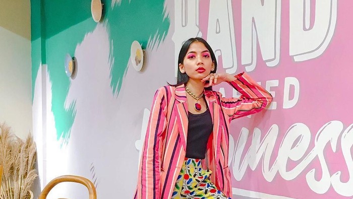 Penuh Warna, 6 Quirky Style yang Kece ala Fashion Blogger Atjil Aynna Penuh Warna, 6 Quirky Style yang Kece ala Fashion Blogger Atjil Aynna