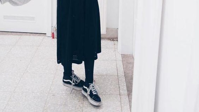 3 Padu Padan Kece Midi Skirt Buat Kamu yang Menggunakan Hijab 3 Padu Padan Kece Midi Skirt Buat Kamu yang Menggunakan Hijab