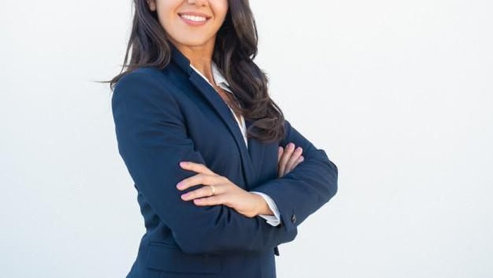 Rombak Gayamu, Ini Tips Tampil Semi Formal ke Kantor