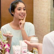 Cegah Kulit Kering Saat Musim Hujan dengan 6 Pelembap Lokal Ini