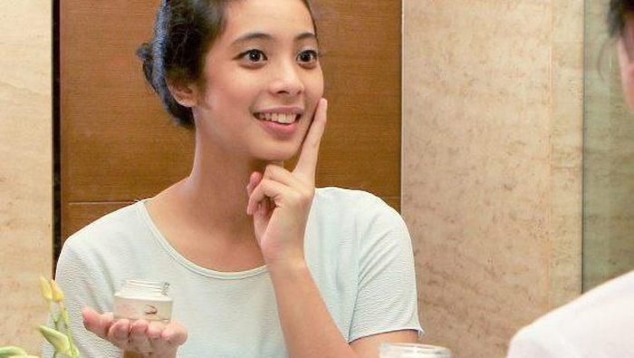 Cegah Kulit Kering Saat Musim Hujan dengan 6 Pelembap Lokal Ini