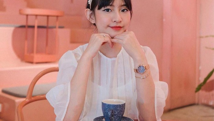 Must Item: Pearl Headband, Aksesoris Kekinian di Kalangan Milenial