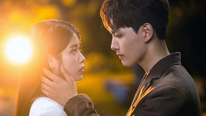 Ramalan Zodiak Hari Ini: Duh Aries, Jangan Sampai Dibutakan Cinta Gitu Dong!