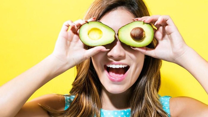 Selain Ampuh Obati Jerawat, Ini Manfaat Alpukat untuk Kecantikan Kulit dari Dalam dan Luar