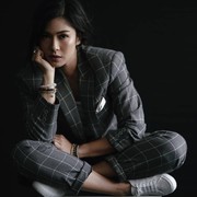 Biar Aura Cantik Makin Keluar, Tiru Padu-padan Outerwear ala Dian Sastro Ini, Yuk!