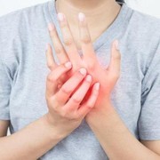 Tangan Sering Kesemutan? Cari Tahu Penyebabnya di Sini!