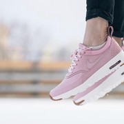 Kamu Pemilik Tubuh Mungil? Ini Sneakers yang Cocok Untukmu!