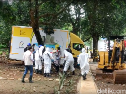 Video Pembersihan Radioaktif Berlanjut, Ekskavator Dikerahkan