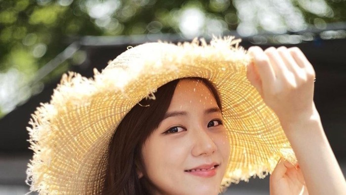 Mau Liburan ala Idol Korea? Intip Inspirasi Fashionnya yuk!