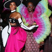 Penampilan Selebriti Hollywood Berkulit Gelap yang Sensasional, Cantik Banget!