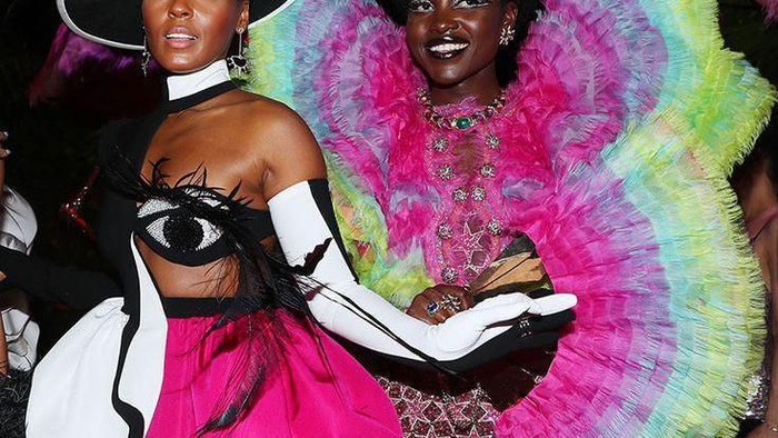 Penampilan Selebriti Hollywood Berkulit Gelap yang Sensasional, Cantik Banget!