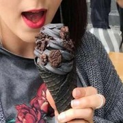 Gak Cuma Richeese Black, 7 Makanan Hitam Ini Juga Bikin Penasaran