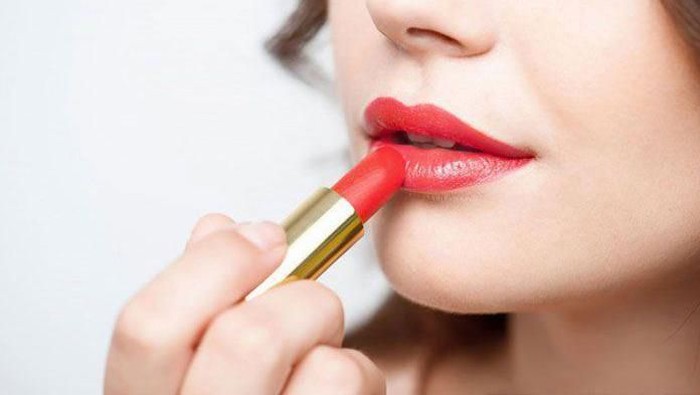 Anti Kering 8 Lipstik Dengan Kandungan Moisturizer Yang Melembapkan Bibir