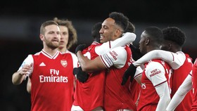 Arsenal Pakai Jersey Berlogo Black Lives Matters dan NHS