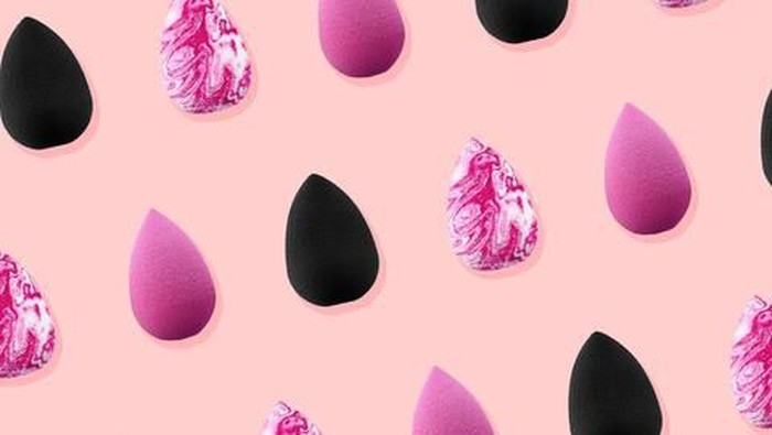 Cara Bersihkan Beauty Blender Biar Awet & Enggak Cepat Rusak