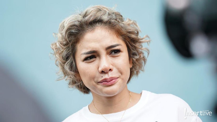 Nikita Mirzani siap mengungkap fakta di balik dugaan kasus KDRT kepada Dipo Latief yang membuatnya menjadi tersangka.
