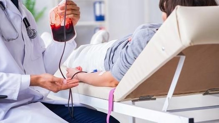 5 Manfaat Donor Darah Untuk Wanita, Bisa Turunkan Berat Badan Juga Lho!