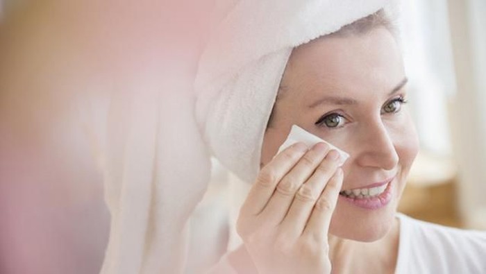 6 Rekomendasi Toner Anti Aging untuk Cegah Penuaan