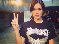 Raisa Berduka Atas Meninggalnya Ricky Siahaan Seringai
