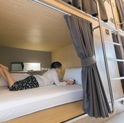 Mau Liburan Murah di Bandung? Pertimbangkan Deretan Hotel Kapsul Berikut