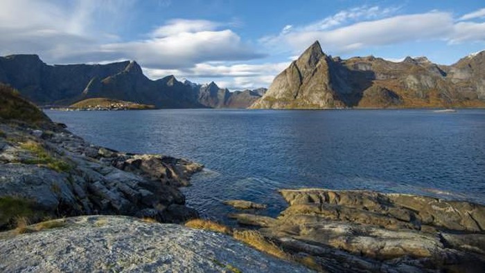 Danau-danau Terindah di Dunia, Salah Satunya Ada di Indonesia