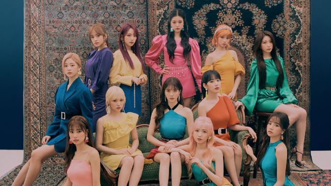 IZ*ONE Comeback dan Cetak Rekor Lewat BLOOM*IZ Sempat hiatus karena skandal Produce X 101, IZ*ONE langsung memecahkan rekor penjualan di hari pertama album BLOOM*IZ.
