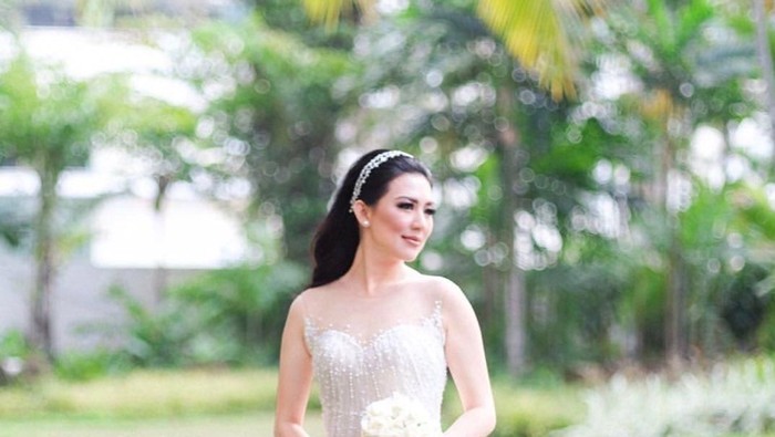 Sangjit Hingga Resepsi, Inspirasi Gaun Pernikahan Aida Chandra, Istri Cantik Delon