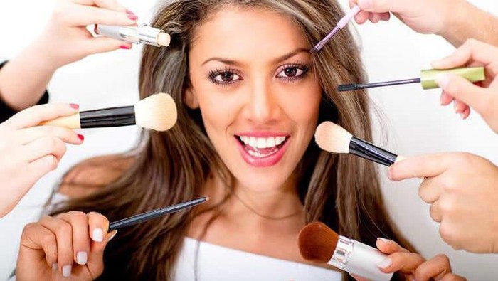 Buru-Buru? Inilah Makeup yang Bisa Diandalkan dalam Waktu 10 Menit
