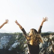 Mau Traveling Bareng Teman? Cari Tahu Kecocokan Berdasarkan Zodiak Berikut!