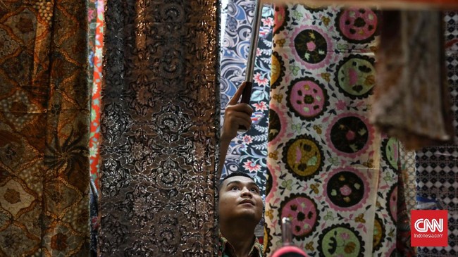 Batik Indonesia memiliki ragam dan karakter masing-masing dari setiap daerahnya. CNNIndonesia/Safir Makki
