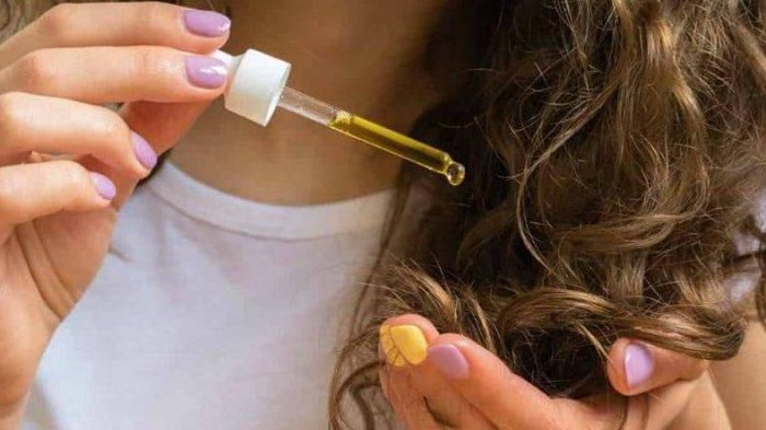 Bukan Cuma Basmi Jerawat, Ini Kegunaan Tea Tree Oil untuk Kesehatan Rambut Bukan Cuma Basmi Jerawat, Ini Kegunaan Tea Tree Oil untuk Kesehatan Rambut